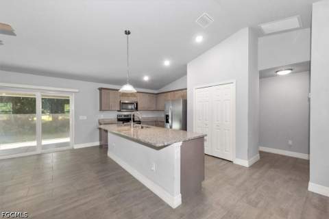 3709 Tracy St, Fort Myers FL - photo 8 of 33