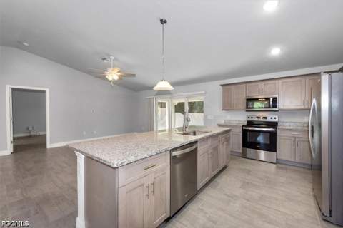 3709 Tracy St, Fort Myers FL - photo 9 of 33