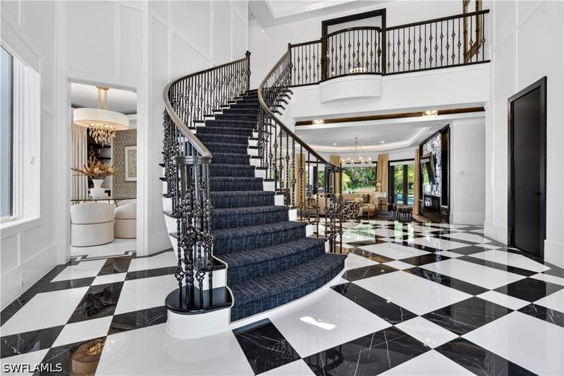 5 bedroom SingleFamilyResidence at 540 Ridge Dr, Pine Ridge Estates, Naples — photo 3