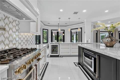 540 Ridge Dr, Naples FL - photo 9 of 49
