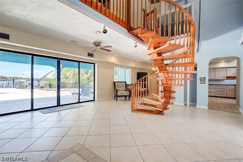 3 bedroom SingleFamilyResidence at 11 Capri Blvd, Isles Of Capri, Naples — photo 4