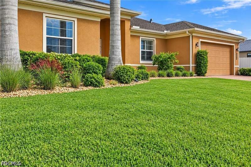 3 bedroom SingleFamilyResidence at 3707 SW 13th Ave, Cape Coral, Cape Coral — photo 2