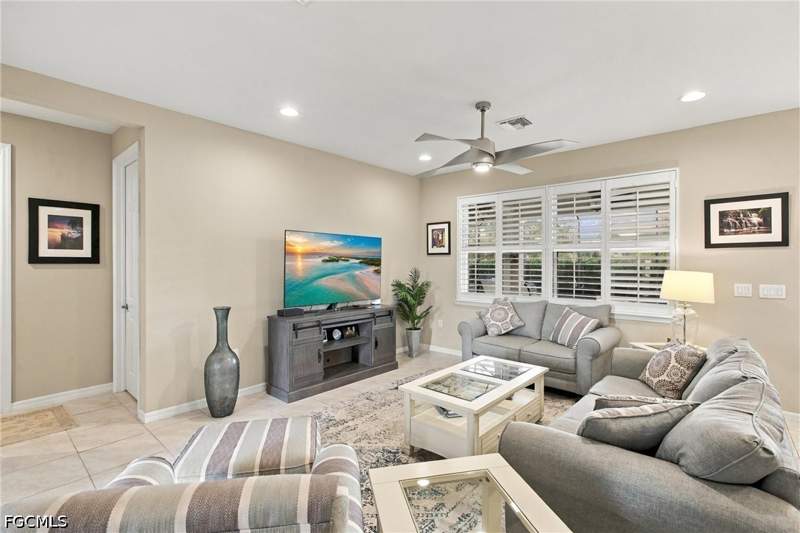 3 bedroom SingleFamilyResidence at 3707 SW 13th Ave, Cape Coral, Cape Coral — photo 5