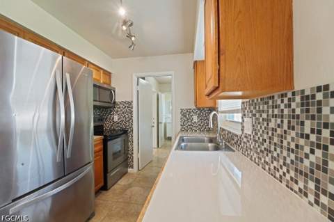 208 Norwich Ave, Lehigh Acres FL - photo 12 of 27