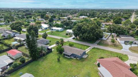208 Norwich Ave, Lehigh Acres FL - photo 8 of 27
