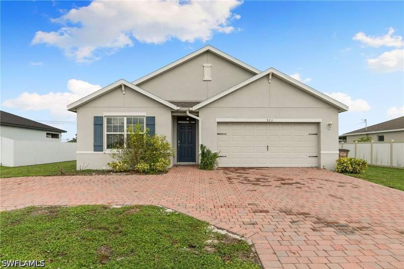 4 bedroom SingleFamilyResidence at 923 Tropicana Pkwy W, Cape Coral, Cape Coral — photo 2