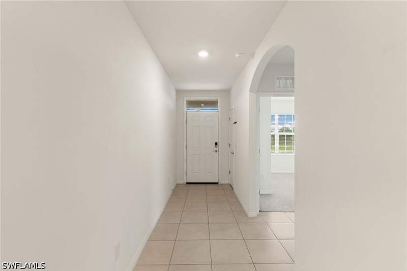 4 bedroom SingleFamilyResidence at 923 Tropicana Pkwy W, Cape Coral, Cape Coral — photo 3