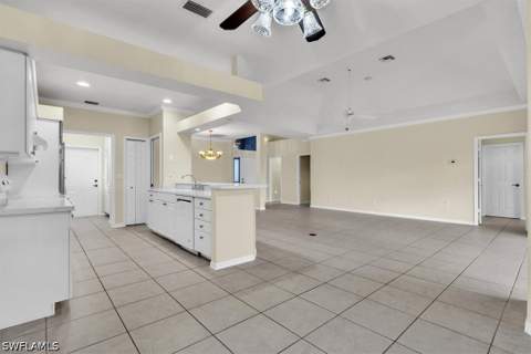 4407 Pomarine Ct, Naples FL - photo 10 of 41