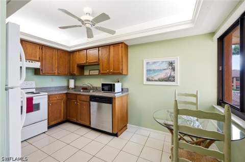 1510 Mainsail Dr 8, Naples FL - photo 12 of 30