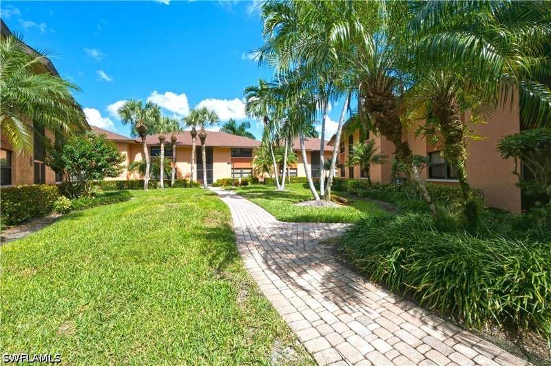2 bedroom Condominium at 1510 Mainsail Dr 8, Tropic Schooner Apts, Naples — photo 3