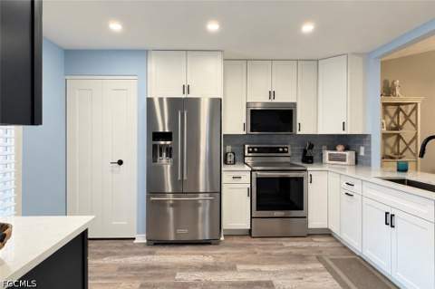 595 Mardel Dr 408, Naples FL - photo 6 of 43