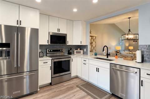 595 Mardel Dr 408, Naples FL - photo 7 of 43