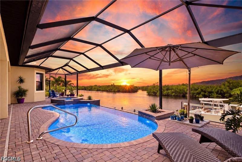 3 bedroom SingleFamilyResidence at 230 Old Burnt Store Rd S, Cape Coral, Cape Coral — photo 3