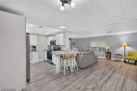125 Kim Dr, Naples FL - photo 6 of 31