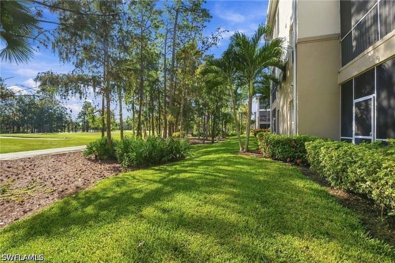 2 bedroom Condominium at 8259 Parkstone Pl 106, Waterford At Vanderbilt Country Club, Naples — photo 4