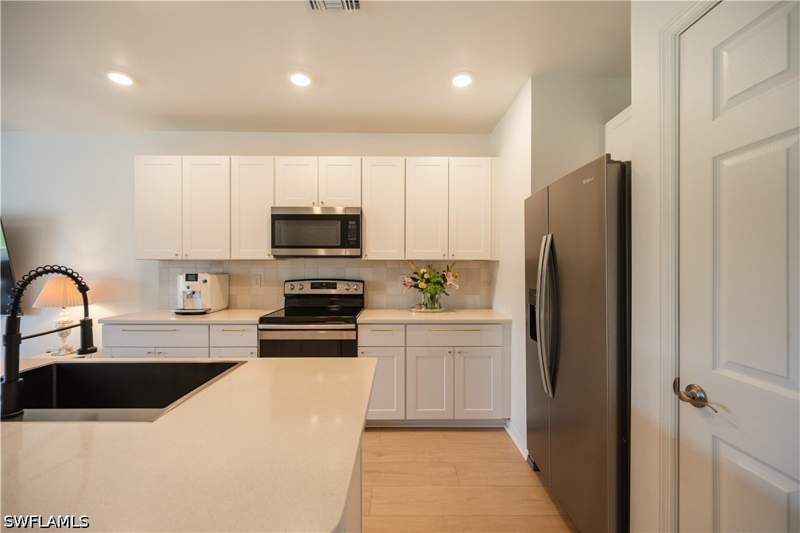 3 bedroom Townhouse at 15480 Wildflower Cir, Meadowood, Naples — photo 4