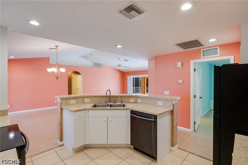 3 bedroom SingleFamilyResidence at 110 NW 25th Ter, Cape Coral, Cape Coral — photo 3