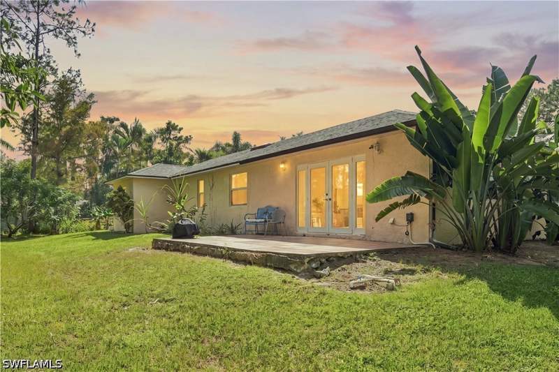 6 bedroom SingleFamilyResidence at 590 6th St NE, Golden Gate Estates, Naples — photo 3