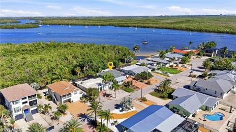 435 Donora Blvd, Fort Myers Beach FL - photo 10 of 50