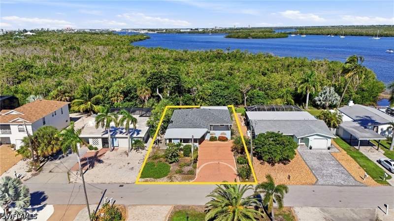 3 bedroom SingleFamilyResidence at 435 Donora Blvd, Shell Mound Park, Fort Myers Beach — photo 3