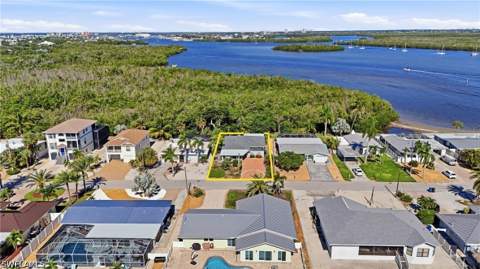435 Donora Blvd, Fort Myers Beach FL - photo 9 of 50