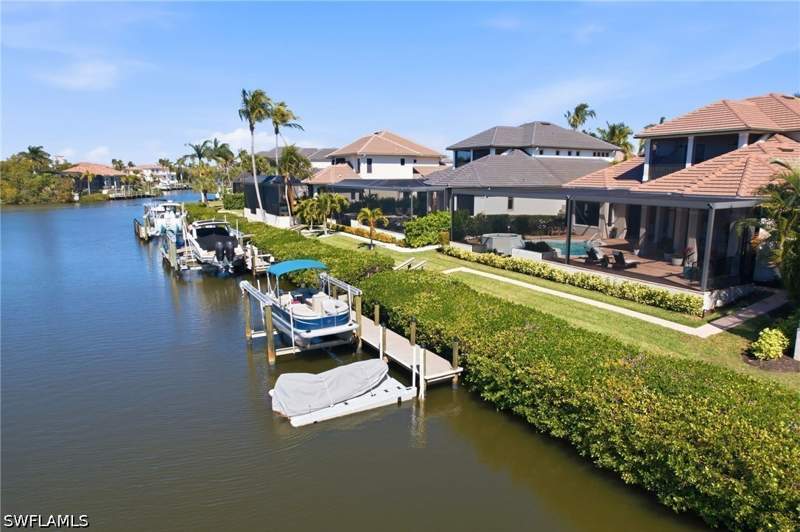 5 bedroom SingleFamilyResidence at 27585 River Reach Dr, River Reach Estates, Bonita Springs — photo 2