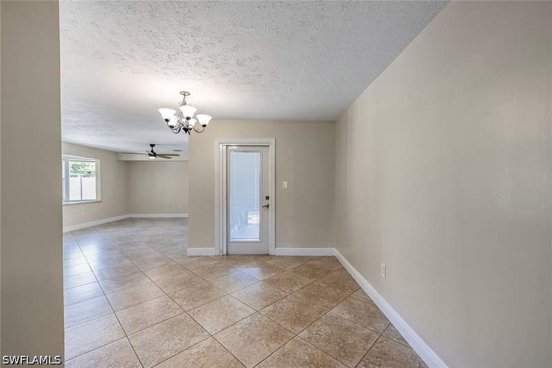 4 bedroom SingleFamilyResidence at 4690 Capri Dr, Naples Twin Lakes, Naples — photo 5