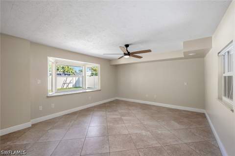 4690 Capri Dr, Naples FL - photo 6 of 28