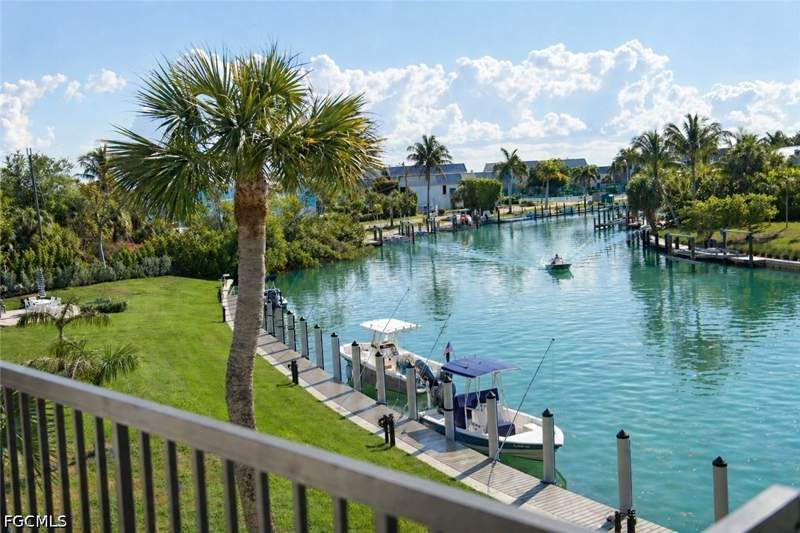 2 bedroom Condominium at 1250 Tennisplace Ct B32, Tennisplace, Sanibel — photo 2