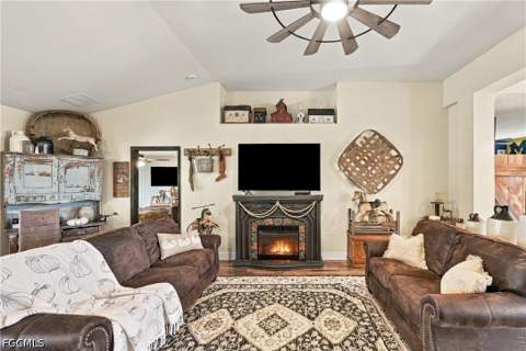 2301 NE 33rd Ln, Cape Coral FL - photo 12 of 59