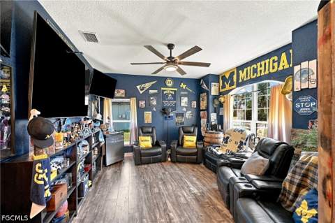 2301 NE 33rd Ln, Cape Coral FL - photo 6 of 59