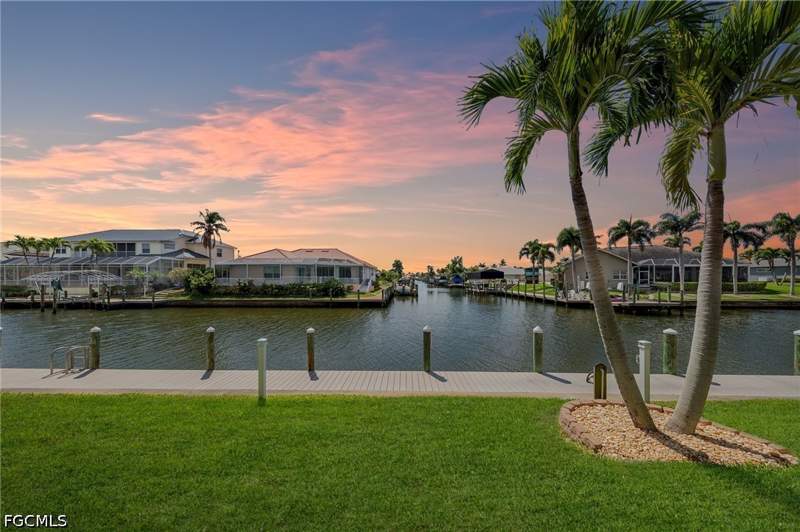 2 bedroom Condominium at 902 SW 48th Ter 104, Dockside Condo Of Cape Coral, Cape Coral — photo 2