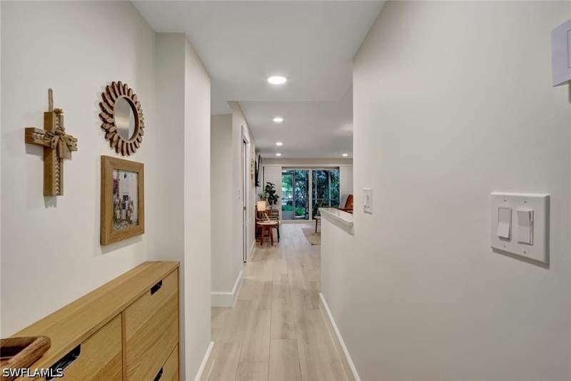 2 bedroom Condominium at 1300 Gulf Shore Blvd N 110, Del Mar, Naples — photo 2