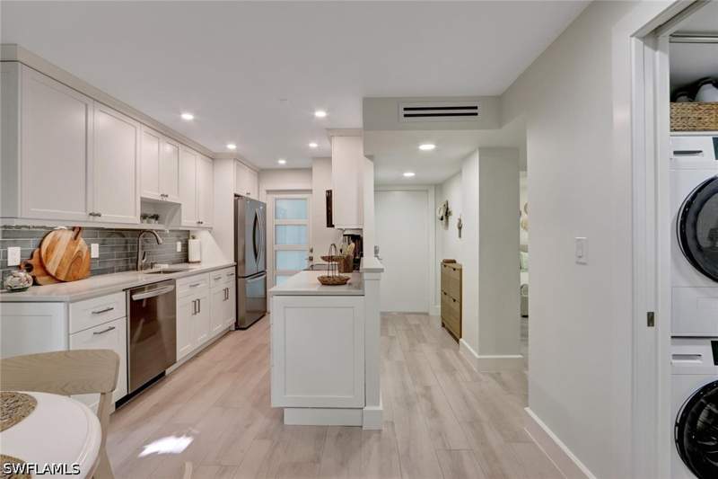 2 bedroom Condominium at 1300 Gulf Shore Blvd N 110, Del Mar, Naples — photo 4