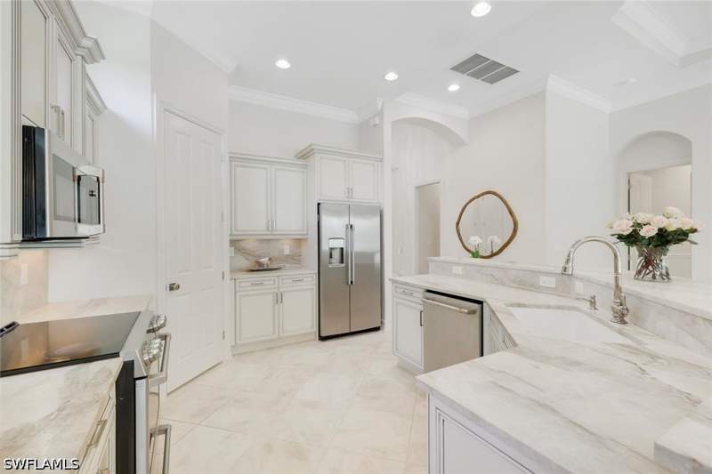 3 bedroom SingleFamilyResidence at 7319 Lantana Cir, Lantana At Olde Cypress, Naples — photo 3