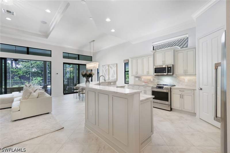 3 bedroom SingleFamilyResidence at 7319 Lantana Cir, Lantana At Olde Cypress, Naples — photo 4