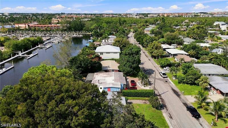 3 bedroom SingleFamilyResidence at 2140 Harbor Ln, Brookside, Naples — photo 4