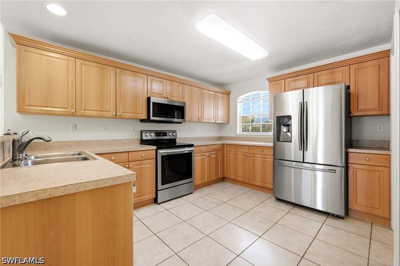 3 bedroom SingleFamilyResidence at 3609 37th St SW, Lehigh Acres, Lehigh Acres — photo 2