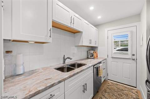 1021 3rd St S 110, Naples FL - photo 7 of 22