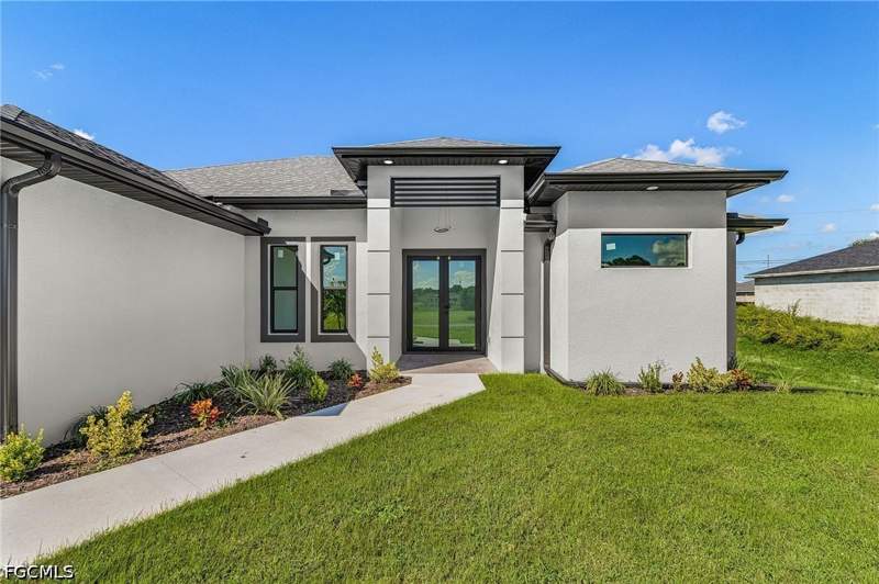 3 bedroom SingleFamilyResidence at 2616 NE 5th Pl, Cape Coral, Cape Coral — photo 2