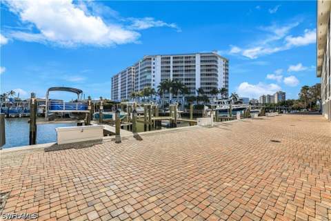 271 Southbay Dr 240, Naples FL - photo 9 of 20
