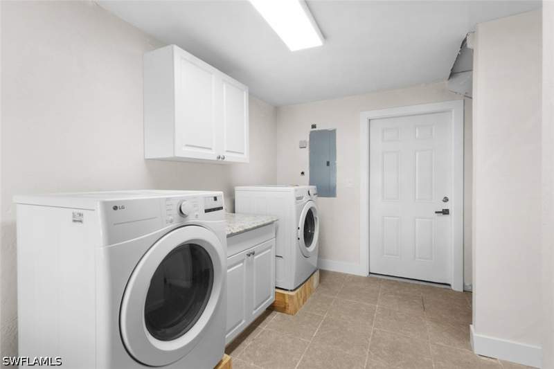 2 bedroom SingleFamilyResidence at 1284 Rainbow Ct, Gulf Harbor, Naples — photo 5