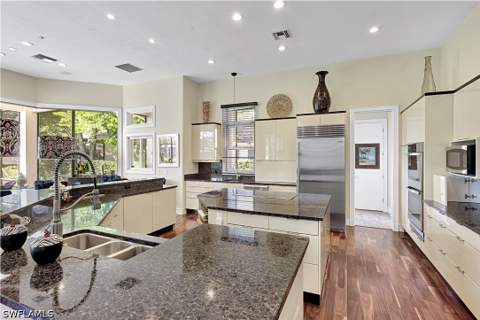 3451 Creekview Dr, Bonita Springs FL - photo 12 of 50