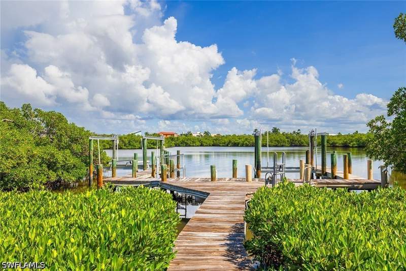 4 bedroom SingleFamilyResidence at 21551 Indian Bayou Dr, Indian Bayou Subd, Fort Myers Beach — photo 3