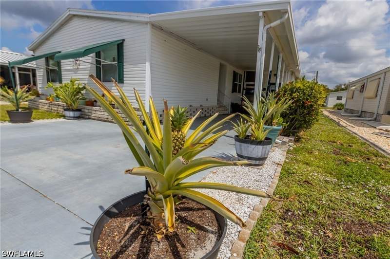 3 bedroom ManufacturedHome at 9749 Sugarberry Way, Crystal Lakes, Fort Myers — photo 2