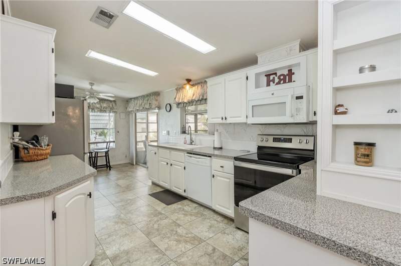3 bedroom ManufacturedHome at 9749 Sugarberry Way, Crystal Lakes, Fort Myers — photo 4