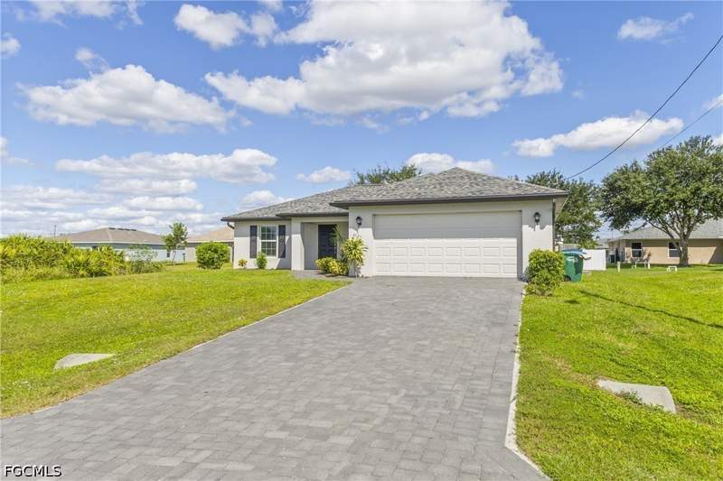 3 bedroom SingleFamilyResidence at 4137 NE 14th Pl, Cape Coral, Cape Coral — photo 2