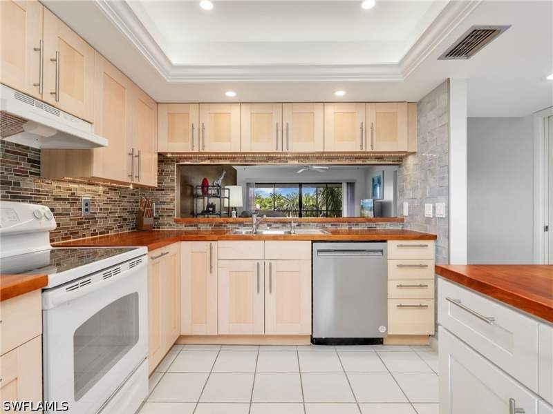 2 bedroom Condominium at 1600 Misty Pines Cir 303, Misty Pines, Naples — photo 4