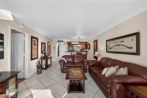 201 Quail Forest Blvd 109, Naples FL - photo 6 of 41
