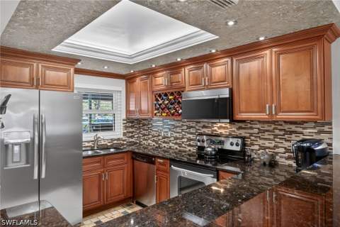 201 Quail Forest Blvd 109, Naples FL - photo 7 of 41